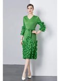 SLIM V-NECK RUFFLED WOOD EARS DRESS