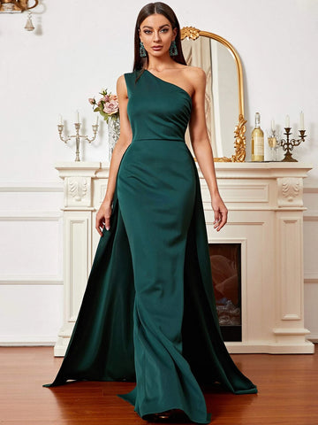 One Shoulder Green Floor-Length Train Evening Dress