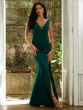 Deep V-Neckline Thigh-High Slit Emerald Green Evening Dress