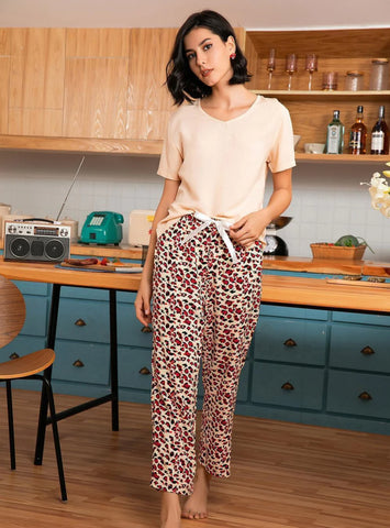 FASHION SHORT-SLEEVED PANTS PAJAMAS SUIT