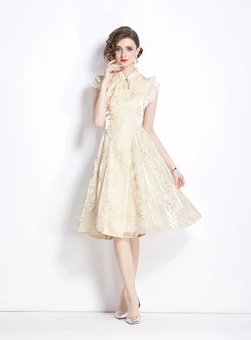 RETRO FLYING SLEEVE EMBROIDERED DRESS