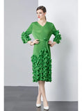 SLIM V-NECK RUFFLED WOOD EARS DRESS