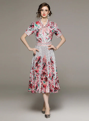 PRINTED SHORT-SLEEVED PLEATED DRESS