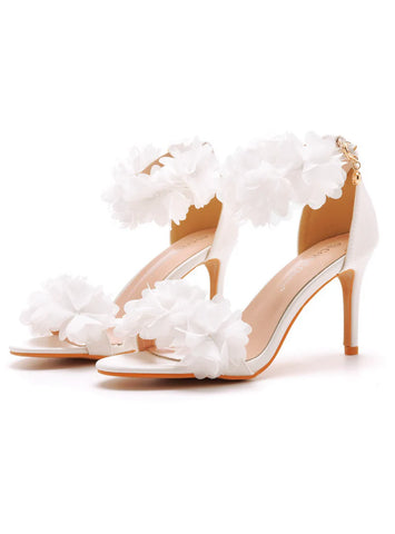 WHITE FLOWERS SHALLOW HEELS SANDALS
