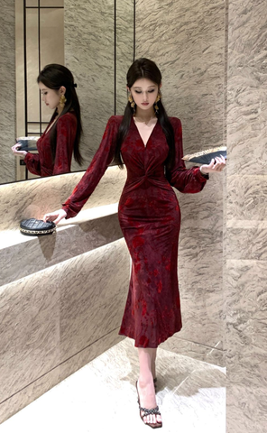 Stylish Long - Sleeve Midi Dress in Wine - colored Velvet