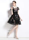 PALACE EMBROIDERED LACE SHORT-SLEEVED DRESS
