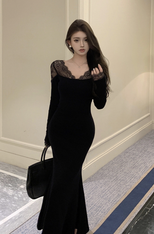 Elegant Black Mermaid Dress with Lace - Trimmed Shoulders