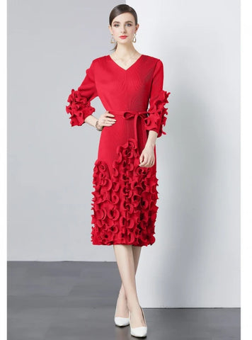 SLIM V-NECK RUFFLED WOOD EARS DRESS