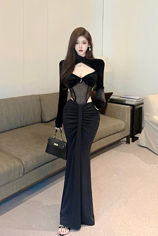 Stylish Long - Sleeve Black Outfit with Cut - out Details