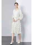 SLIM V-NECK RUFFLED WOOD EARS DRESS