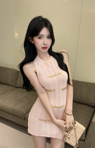 Charming Pink Sleeveless Dress with Gold Chain Accents