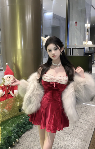 Stylish Strapless Christmas - inspired Dress with Faux Fur