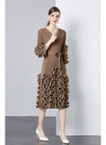SLIM V-NECK RUFFLED WOOD EARS DRESS