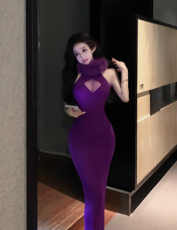 A dress with a neck and a Mao Mao neck and a perspective figure.