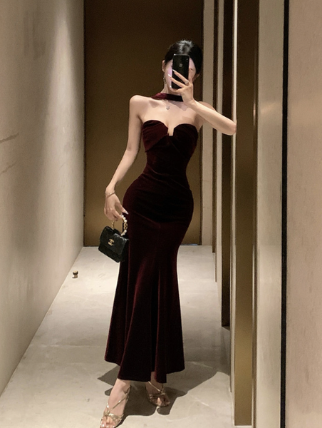 French temperament hanging neck backless velvet slim dress