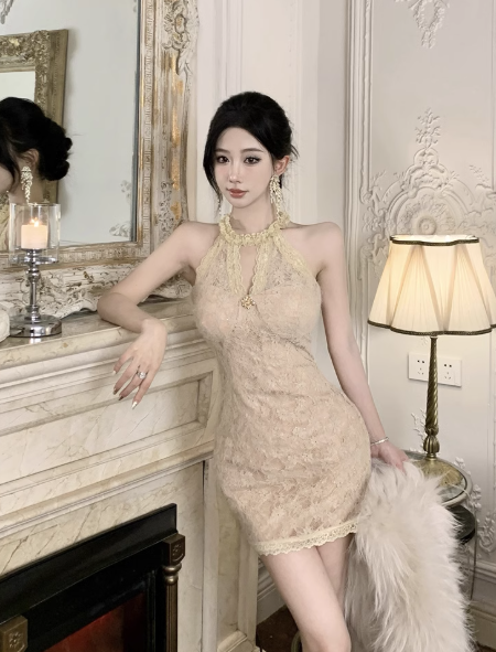 Sexy openwork lace sleeveless slim dress with neck hanging