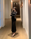Hot girl sparkling slim fishtail dress