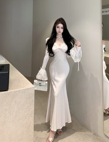 Elegant Long - Sleeve Ivory Mermaid Dress with Lace Cuffs
