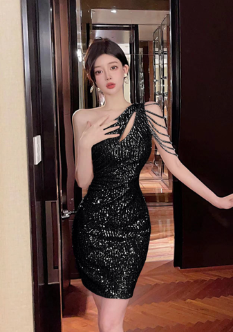 Stunning Asymmetric Black Sparkly Dress with Shoulder Chains