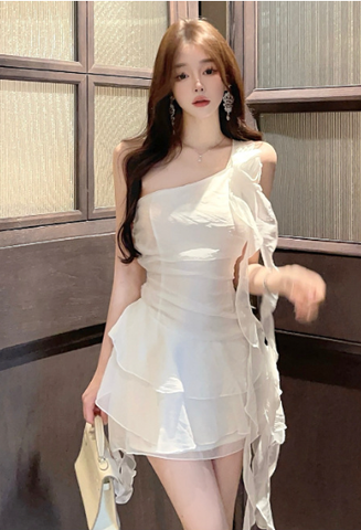 Elegant White One - shoulder Dress with Ruffled Details