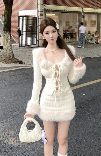 Stylish Cream Knit Set with Fur Trim and Lace - up Detail