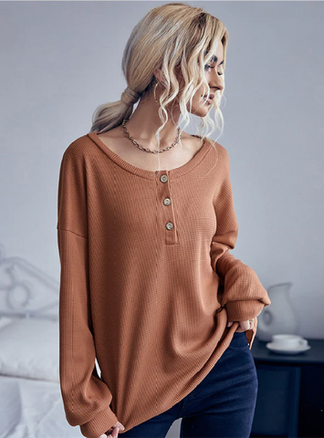 SOLID COLOR BUTTON ROUND NECK SWEATER
