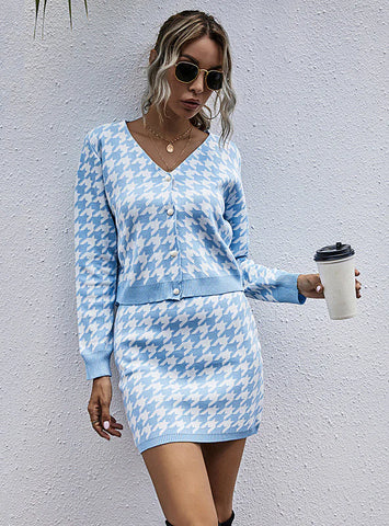 TWO-PIECE TURTLENECK SWEATER SET