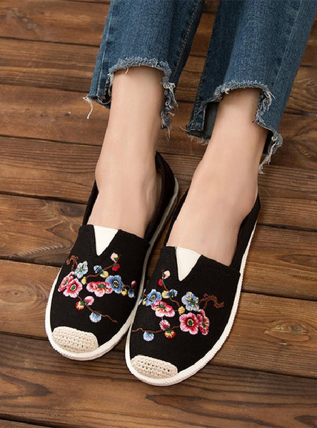 Pretty Slip On Suede Embroidery Flat Shoes