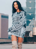 NEWSPAPER PRINT LOOSE LONG SLEEVE CREWNECK WOMAN