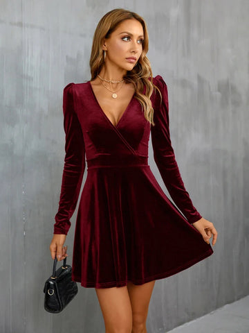 V-NECK LONG SLEEVE VELVET DRESS