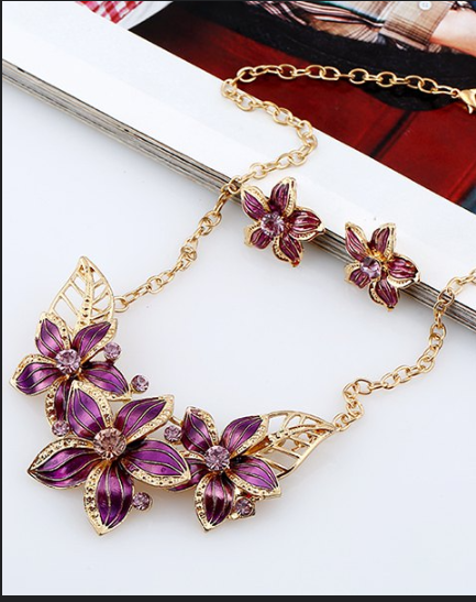Fathion Flower Rhinestone Necklace and Earrings